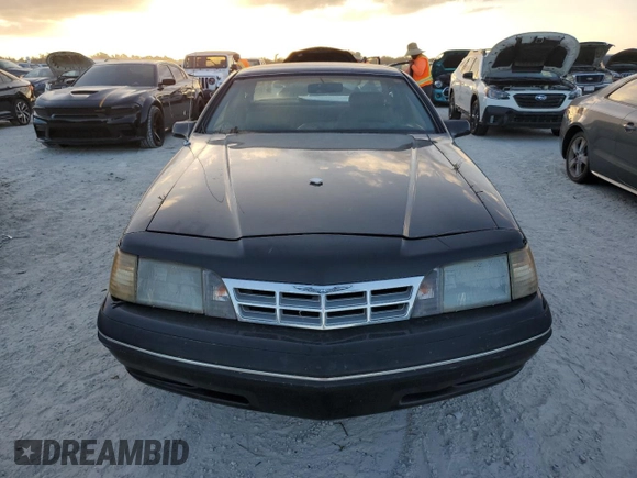 1988 Ford Thunderbird with VIN 1FABP60F9JH246775, listed as a Copart auction lot 77428264 with Not Provided miles and Salvage Title. Bid and sale history available at DreamBid. Image 5.