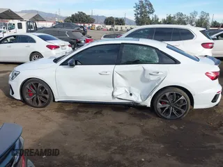 2024 Audi S3 Prestige z VIN WAUJ3DGY8RA070820, wystawiony jako IAAI lot #41106634 z przebiegiem 6358 mil mil oraz . Historia ofert i sprzedaży dostępna na DreamBid. Obrazek 14.