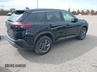 2023 Nissan Rogue S z VIN 5N1BT3AA1PC899142, wystawiony jako IAAI lot #42449369 z przebiegiem 48 754 mil mil oraz . Historia ofert i sprzedaży dostępna na DreamBid. Obrazek 4.