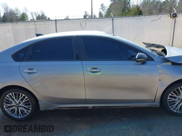 2022 Kia Forte GT-Line with VIN 3KPF54AD1NE435919, listed as a IAAI auction lot 41790738 with 30,502 mi miles. Bid and sale history available at carsss.com. Image 14.