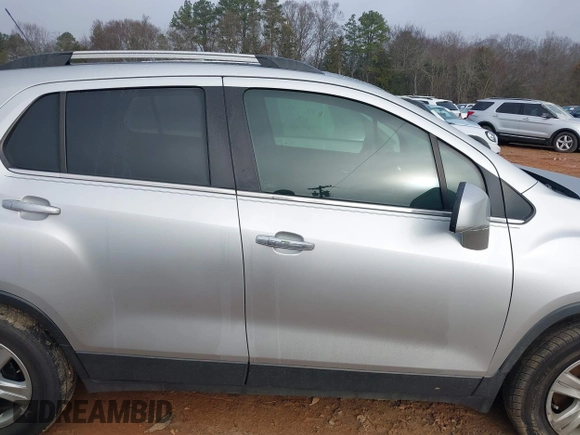 2019 Chevrolet Trax LT z VIN KL7CJLSBXKB917249, wystawiony jako IAAI lot #41225281 z przebiegiem 113 842 mil mil oraz . Historia ofert i sprzedaży dostępna na DreamBid. Obrazek 12.
