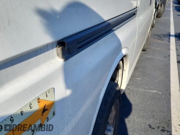 2020 Chevrolet Express Cargo z VIN 1GCWGAFG8L1252738, wystawiony jako IAAI lot #42617603 z przebiegiem 65 745 mil mil oraz . Historia ofert i sprzedaży dostępna na DreamBid. Obrazek 25.