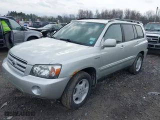 2004 Toyota Highlander with VIN JTEEP21A640034918, listed as a IAAI auction lot 41854941 with 198,597 mi miles. Bid and sale history available at carsss.com. Image 2.