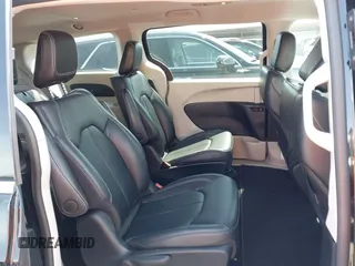2024 Chrysler Pacifica Hybrid Select z VIN 2C4RC1S73RR185310, wystawiony jako IAAI lot #42246006 z przebiegiem 31 696 mil mil oraz . Historia ofert i sprzedaży dostępna na DreamBid. Obrazek 8.