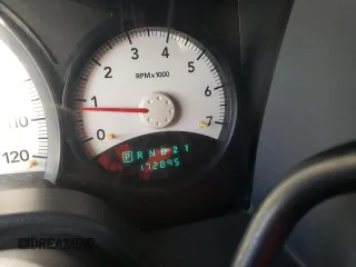 2008 Dodge Durango z VIN 1D8HB38N28F145095, wystawiony jako Copart lot #76367914 z przebiegiem 172 895 mil mil oraz Szkoda całkowita • Salvage title. Historia ofert i sprzedaży dostępna na DreamBid. Obrazek 9.
