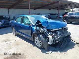 2015 Volkswagen Jetta SE z VIN 3VWD17AJ8FM254928, wystawiony jako IAAI lot #42151215 z przebiegiem 43 034 mil mil oraz . Historia ofert i sprzedaży dostępna na DreamBid. Obrazek 1.