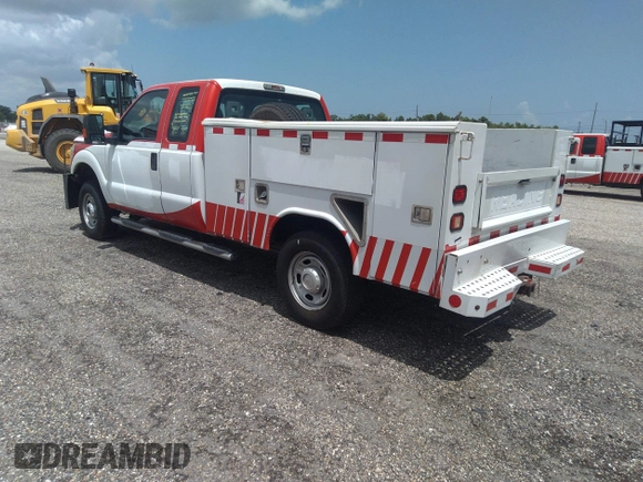 2016 Ford F-250 XL with VIN 1FD7X2B64GEC87424, listed as a IAAI auction lot 42014960 with 557,866 mi miles and . Bid and sale history available at DreamBid. Image 3.