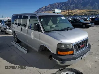 2012 GMC Savana 1LT with VIN 1GKS8CF47C1172784, listed as a Copart auction lot 71385104 with 105,950 mi miles and Salvage Title. Bid and sale history available at carsss.com. Image 4.