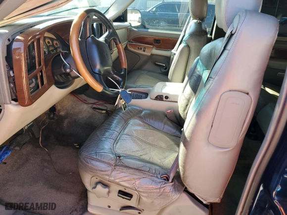 2002 Chevrolet Tahoe LT with VIN 1GNEC13Z92R313048, listed as a Copart auction lot 43463735 with 253,155 mi miles and Salvage Title. Bid and sale history available at carsss.com. Image 7.