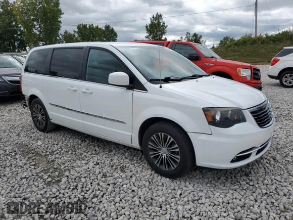 2014 Chrysler Town & Country S with VIN 2C4RC1HG9ER195342, listed as a Copart auction lot 69974154 with 127,210 mi miles and Clean Title. Bid and sale history available at carsss.com. Image 4.