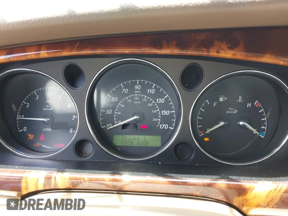 2005 Jaguar XJ 8 LWB with VIN SAJWA79C25SG48887, listed as a IAAI auction lot 42058896 with 177,315 mi miles and . Bid and sale history available at DreamBid. Image 7.