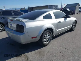2006 Ford Mustang Standard with VIN 1ZVFT80N565198126, listed as a IAAI auction lot 41946052 with 159,915 mi miles. Bid and sale history available at carsss.com. Image 4.
