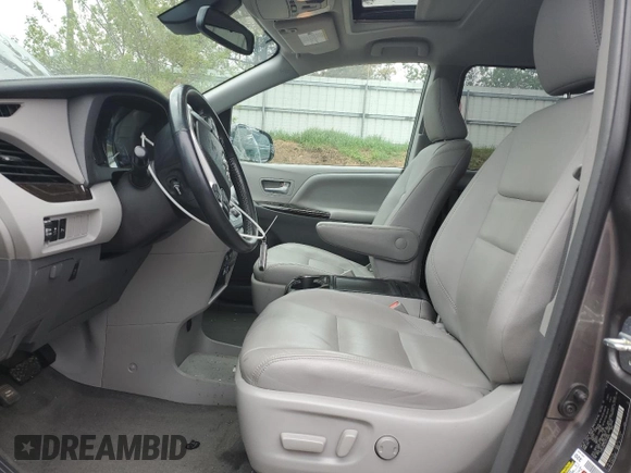 2019 Toyota Sienna XLE with VIN 5TDDZ3DC7KS216084, listed as a Copart auction lot 54866425 with 65,063 mi miles and Clean Title. Bid and sale history available at DreamBid. Image 7.