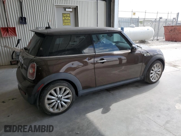 2010 MINI Hardtop S with VIN WMWMF7C51ATX45076, listed as a Copart auction lot 57240395 with 81,901 mi miles and Clean title. Bid and sale history available at DreamBid. Image 3.