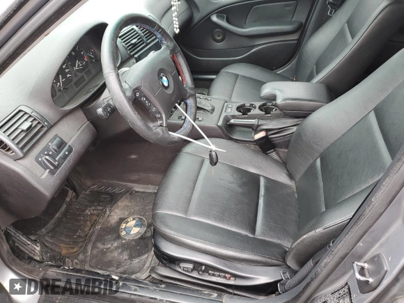 2004 BMW 3 Series 325i with VIN WBAEV33434KR35625, listed as a Copart auction lot 47176655 with 296,490 mi miles and Clean Title. Bid and sale history available at carsss.com. Image 7.