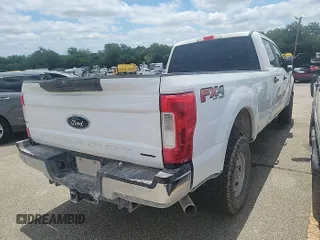 2019 Ford F-250 XL z VIN 1FT7W2B60KED86550, wystawiony jako IAAI lot #42501135 z przebiegiem 188 501 mil mil oraz . Historia ofert i sprzedaży dostępna na DreamBid. Obrazek 14.