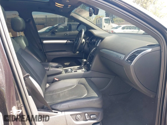 2012 Audi Q7 3.0T S line with VIN WA1DGAFEXCD009172, listed as a IAAI auction lot 42029533 with 105,815 mi miles. Bid and sale history available at carsss.com. Image 5.