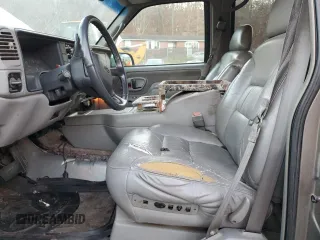 1998 Chevrolet Suburban with VIN 1GNGK26R8WJ342364, listed as a Copart auction lot 78850424 with 145,068 mi miles and Salvage Title. Bid and sale history available at carsss.com. Image 7.
