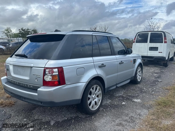 2008 Land Rover Range Rover Sport HSE with VIN SALSK25428A171759, listed as a Copart auction lot 84912654 with 169,102 mi miles and Clean Title. Bid and sale history available at carsss.com. Image 4.