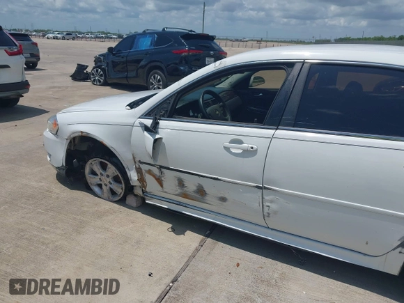 2014 Chevrolet Impala LS with VIN 2G1WA5E30E1161444, listed as a IAAI auction lot 42365750 with 184,112 mi miles and . Bid and sale history available at DreamBid. Image 6.