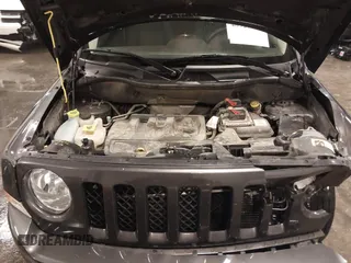 2016 Jeep Patriot Latitude with VIN 1C4NJRFB4GD522942, listed as a IAAI auction lot 40929024 with 86,954 mi miles. Bid and sale history available at carsss.com. Image 10.