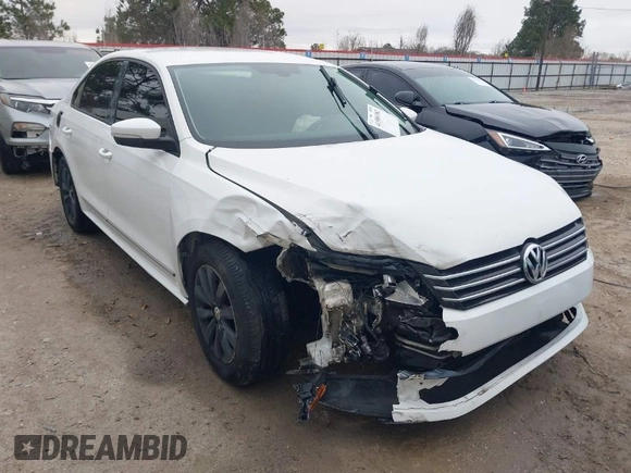2012 Volkswagen Passat S w/Appearance with VIN 1VWAP7A30CC027913, listed as a IAAI auction lot 41580382 with 199,462 mi miles. Bid and sale history available at carsss.com. Image 1.