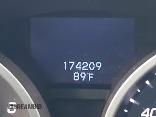 2010 Acura TL Technology z VIN 19UUA8F53AA026461, wystawiony jako IAAI lot #42034196 z przebiegiem 174 209 mil mil oraz . Historia ofert i sprzedaży dostępna na DreamBid. Obrazek 16.