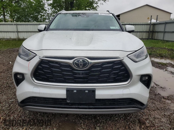 2022 Toyota Highlander Platinum z VIN 5TDFZRBH0NS190765, wystawiony jako Copart lot #57772435 z przebiegiem 33 939 mil mil oraz Szkoda całkowita • Salvage title. Historia ofert i sprzedaży dostępna na DreamBid. Obrazek 5.