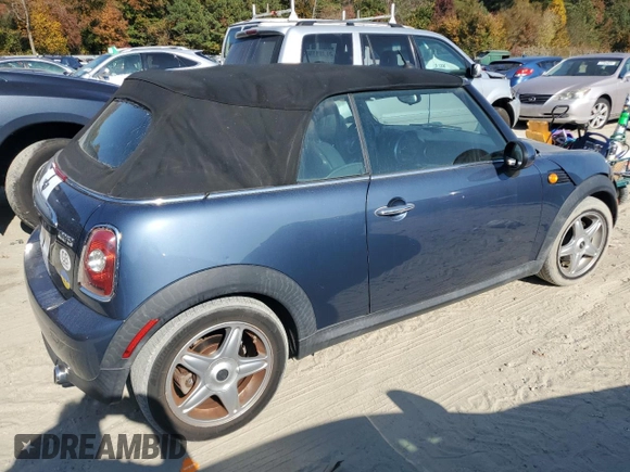 2009 MINI Convertible with VIN WMWMR33559TU96728, listed as a Copart auction lot 77949004 with 86,084 mi miles and Clean title. Bid and sale history available at DreamBid. Image 3.