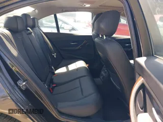 2015 BMW 3 Series 328i xDrive с VIN WBA3B5C55FF961143, выставлен на аукционе IAAI как лот 42561041 с пробегом 61 624 миль миль и . История ставок и продаж доступна на DreamBid. Изображение 8.