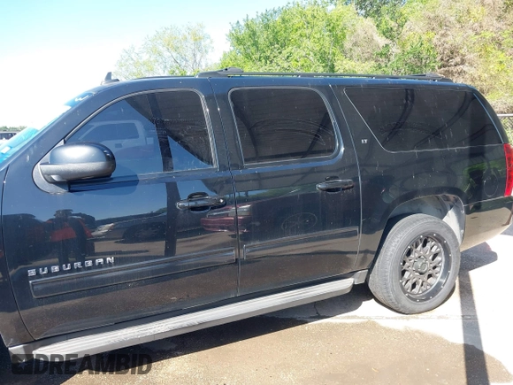 2014 Chevrolet Suburban LT with VIN 1GNSCJE03ER203943, listed as a IAAI auction lot 41982720 with 288,135 mi miles and . Bid and sale history available at DreamBid. Image 15.