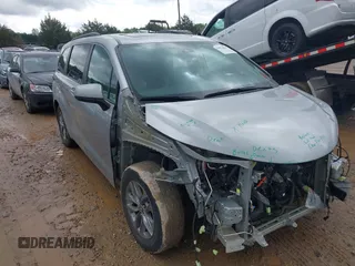 2022 Toyota Sienna XLE z VIN 5TDYSKFC0NS049827, wystawiony jako IAAI lot #41994431 z przebiegiem 42 102 mil mil oraz . Historia ofert i sprzedaży dostępna na DreamBid. Obrazek 1.