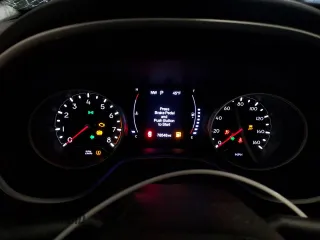 2020 Jeep Compass Latitude z VIN 3C4NJDBB0LT100664, wystawiony jako Copart lot #47980585 z przebiegiem 78 548 mil mil oraz Szkoda całkowita • Salvage title. Historia ofert i sprzedaży dostępna na DreamBid. Obrazek 9.