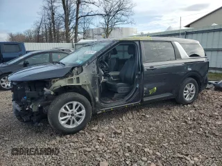 2022 Kia Carnival LXS with VIN KNDNB4H34N6086634, listed as a Copart auction lot 81925734 with 33,656 mi miles and Salvage Title. Bid and sale history available at carsss.com. Image 1.