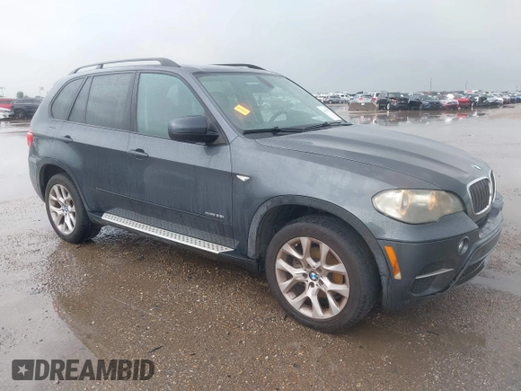 2011 BMW X5 35i z VIN 5UXZV4C59BL404339, wystawiony jako IAAI lot #42167977 z przebiegiem 109 378 mil mil oraz . Historia ofert i sprzedaży dostępna na DreamBid. Obrazek 1.