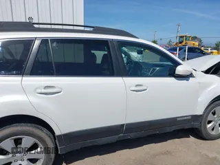 2012 Subaru Outback Prem с VIN 4S4BRBCC9C3282475, выставлен на аукционе IAAI как лот 42281070 с пробегом 109 016 миль миль и . История ставок и продаж доступна на DreamBid. Изображение 13.