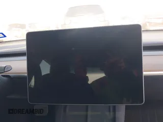 2023 Tesla Model 3 z VIN 5YJ3E1EAXPF505951, wystawiony jako IAAI lot #41535421 z przebiegiem Nie podano mil oraz . Historia ofert i sprzedaży dostępna na DreamBid. Obrazek 15.