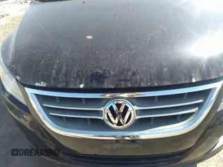 2014 Volkswagen Routan SE with VIN 2C4RVABG3ER134698, listed as a IAAI auction lot 41796736 with 110,282 mi miles and . Bid and sale history available at DreamBid. Image 6.