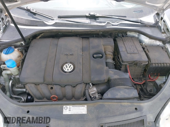 2010 Volkswagen Jetta Sedan Limited with VIN 3VWAZ7AJ5AM108930, listed as a IAAI auction lot 42117095 with 126,887 mi miles. Bid and sale history available at carsss.com. Image 10.