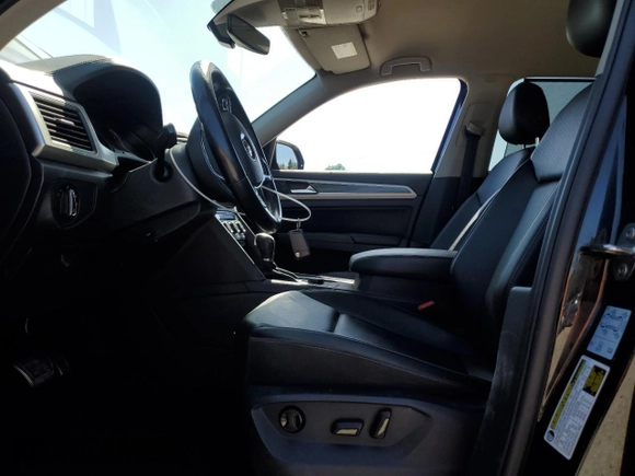 2018 Volkswagen Atlas SE with VIN 1V2PR2CA2JC526598, listed as a Copart auction lot 53878145 with 84,760 mi miles and Salvage title. Bid and sale history available at DreamBid. Image 7.
