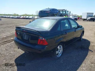 2007 Ford Focus S z VIN 1FAHP34N67W223825, wystawiony jako IAAI lot #42226952 z przebiegiem 271 842 mil mil oraz . Historia ofert i sprzedaży dostępna na DreamBid. Obrazek 4.
