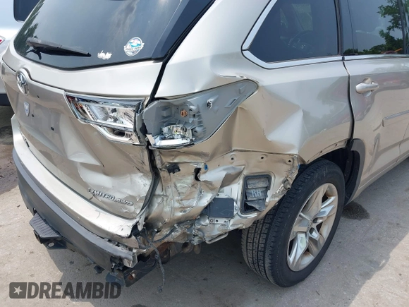 2015 Toyota Highlander Limited with VIN 5TDDKRFH0FS097834, listed as a IAAI auction lot 42401273 with 176,574 mi miles and . Bid and sale history available at DreamBid. Image 6.