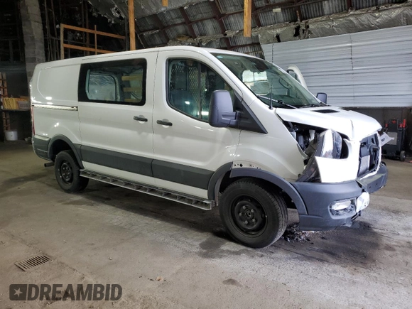 2024 Ford Transit Cargo with VIN 1FTBR1Y8XRKA71416, listed as a Copart auction lot 54745785 with 9,208 mi miles and Clean Title. Bid and sale history available at DreamBid. Image 4.