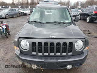 2017 Jeep Patriot High Altitude with VIN 1C4NJRFB8HD109679, listed as a IAAI auction lot 41953709 with 110,891 mi miles. Bid and sale history available at carsss.com. Image 13.