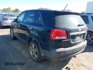 2013 Kia Sorento EX with VIN 5XYKUDA22DG412022, listed as a IAAI auction lot 40567674 with 177,189 mi miles. Bid and sale history available at carsss.com. Image 3.