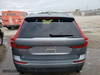 2018 Volvo XC60 Momentum with VIN LYV102RK1JB083592, listed as a Copart auction lot 68032212 with 34,094 mi miles. Bid and sale history available at carsss.com. Image 6.