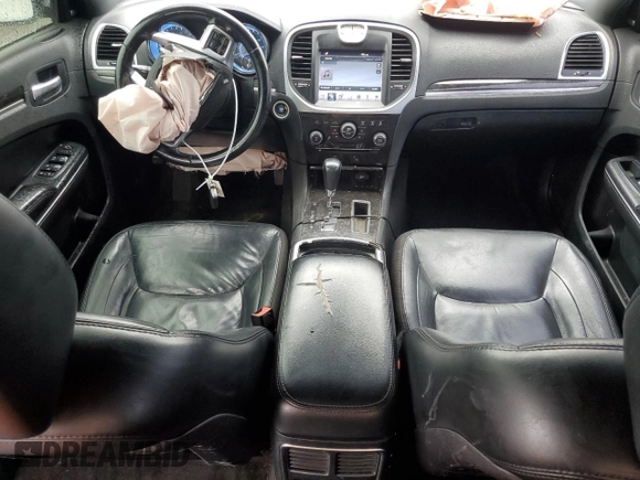 2011 Chrysler 300 Limited z VIN 2C3CA5CG4BH596104, wystawiony jako Copart lot #58193145 z przebiegiem 163 558 mil mil oraz Szkoda całkowita • Salvage title. Historia ofert i sprzedaży dostępna na DreamBid. Obrazek 8.