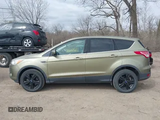 2013 Ford Escape SE with VIN 1FMCU0G90DUA41793, listed as a IAAI auction lot 41842981 with 179,312 mi miles. Bid and sale history available at carsss.com. Image 14.