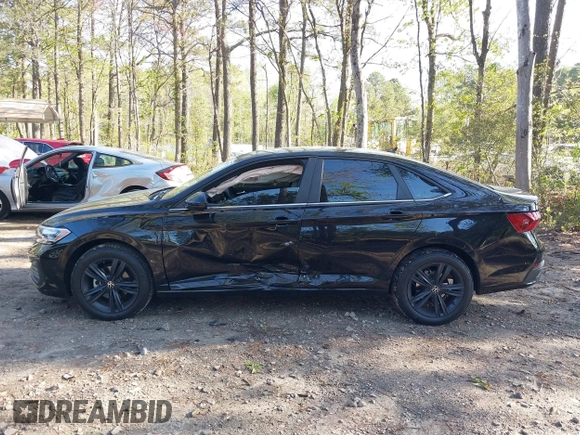 2024 Volkswagen Jetta SE with VIN 3VW7M7BU4RM033506, listed as a IAAI auction lot 41994422 with 15,066 mi miles and . Bid and sale history available at DreamBid. Image 14.