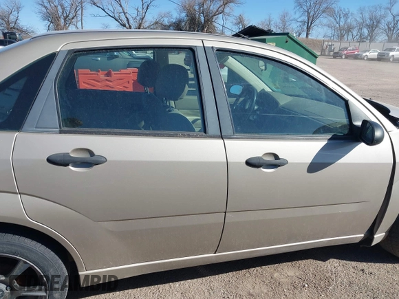 2007 Ford Focus S z VIN 1FAFP34N47W298854, wystawiony jako IAAI lot #41814627 z przebiegiem 126 781 mil mil oraz . Historia ofert i sprzedaży dostępna na DreamBid. Obrazek 14.
